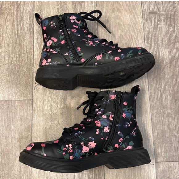 Little girls Floral Boots Size 1 (Black with Pink Flowers) - Picture 2 of 5